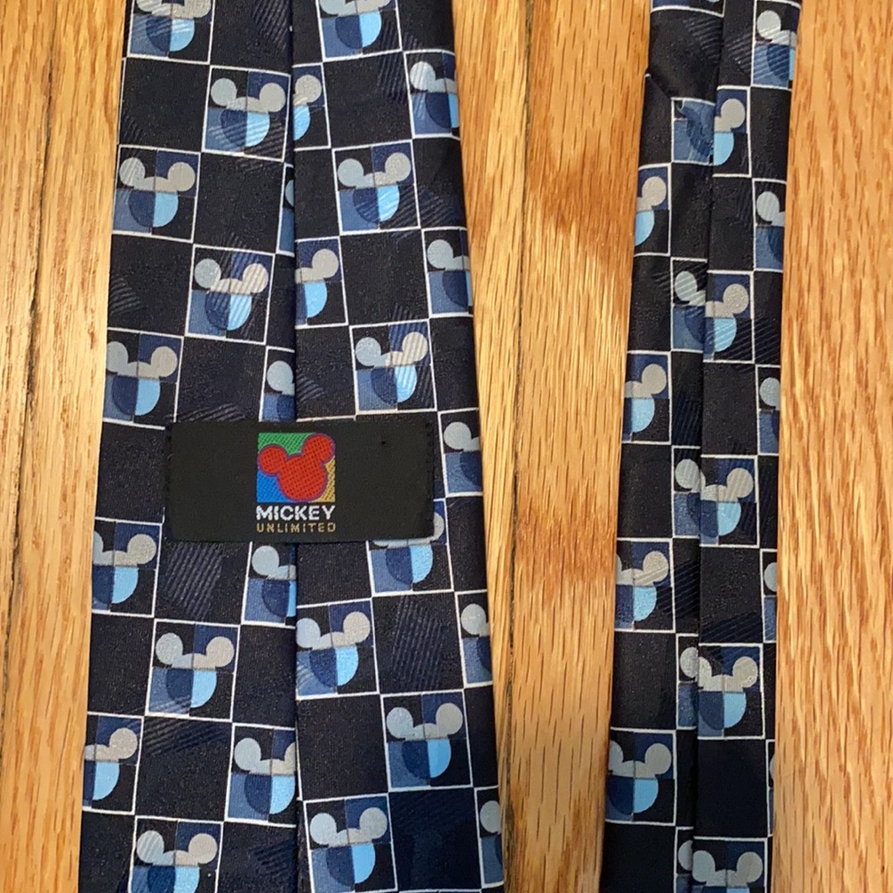 Mickey Mouse tie - Picture 4 of 4